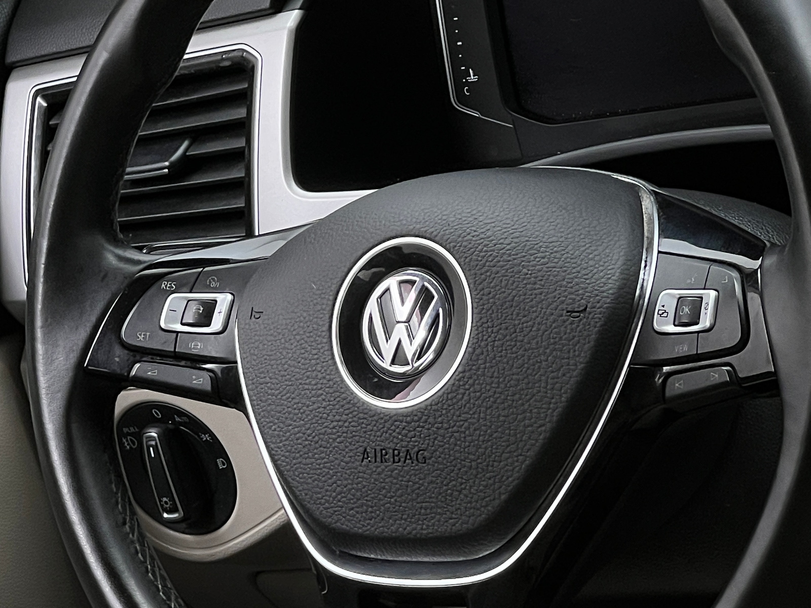 Thumbnail: 2019 Volkswagen Atlas - 4