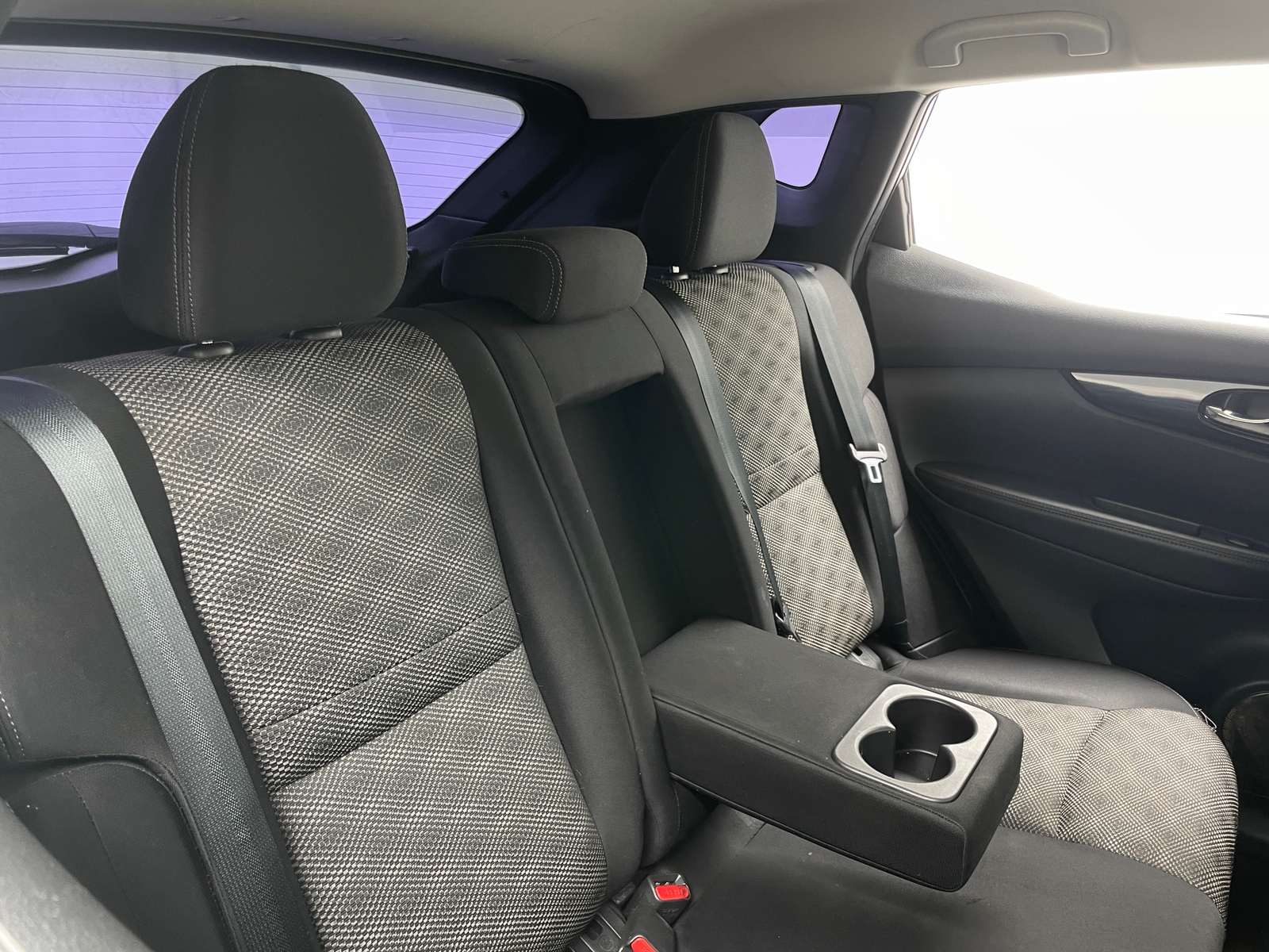 Thumbnail: 2020 Nissan Rogue Sport - 6