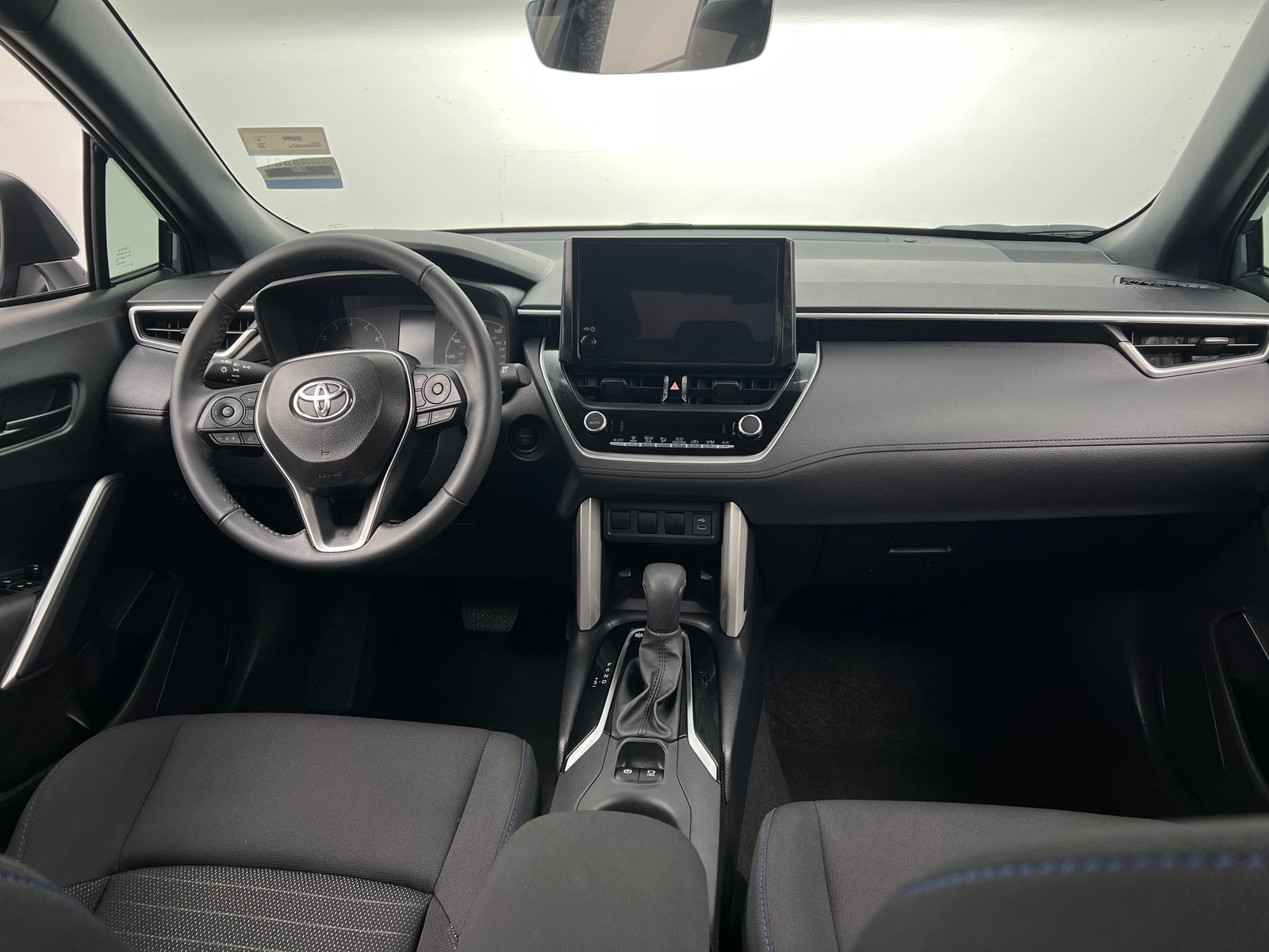Thumbnail: 2024 Toyota Corolla Cross - 3