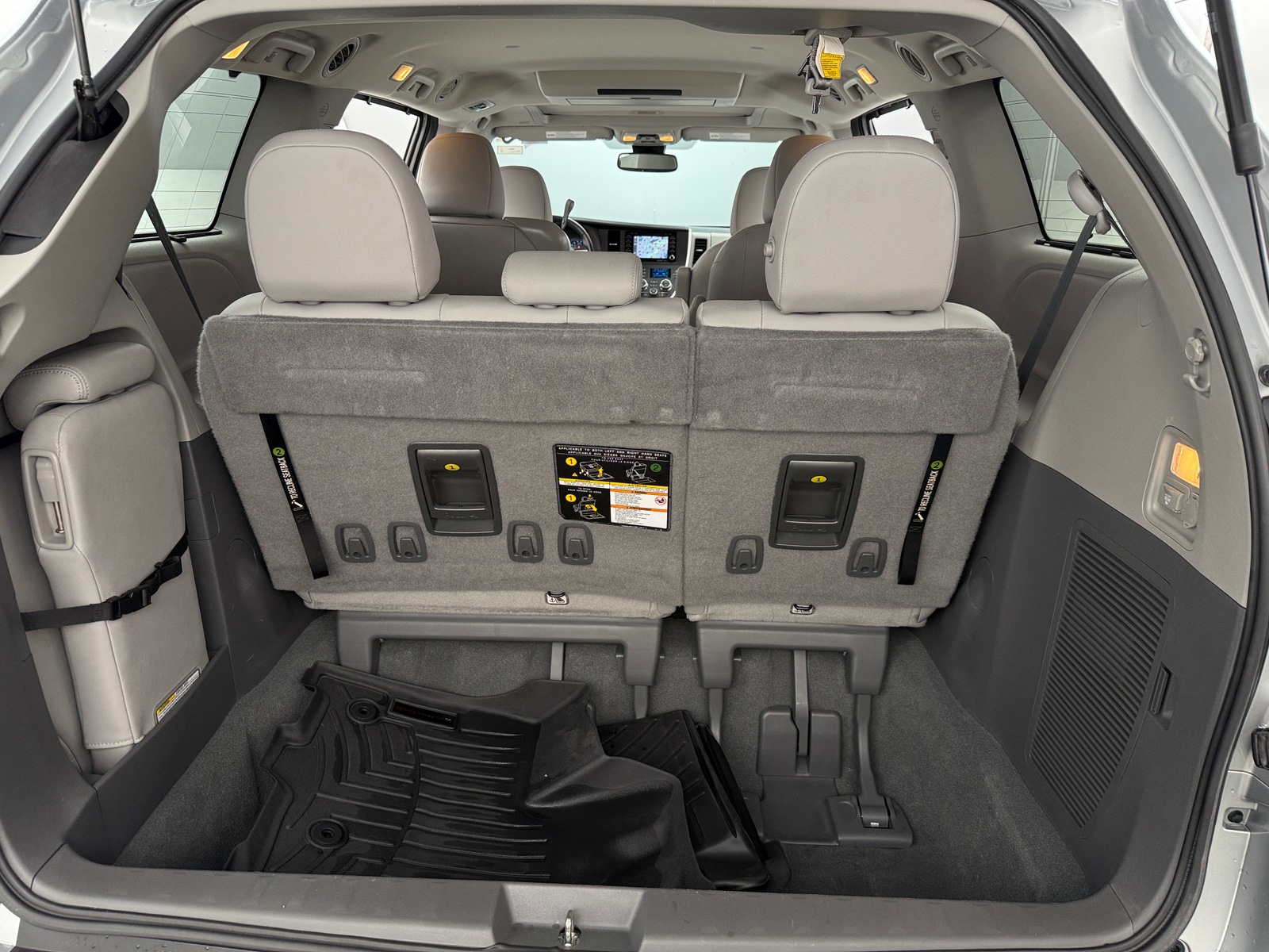 Thumbnail: 2020 Toyota Sienna - 6