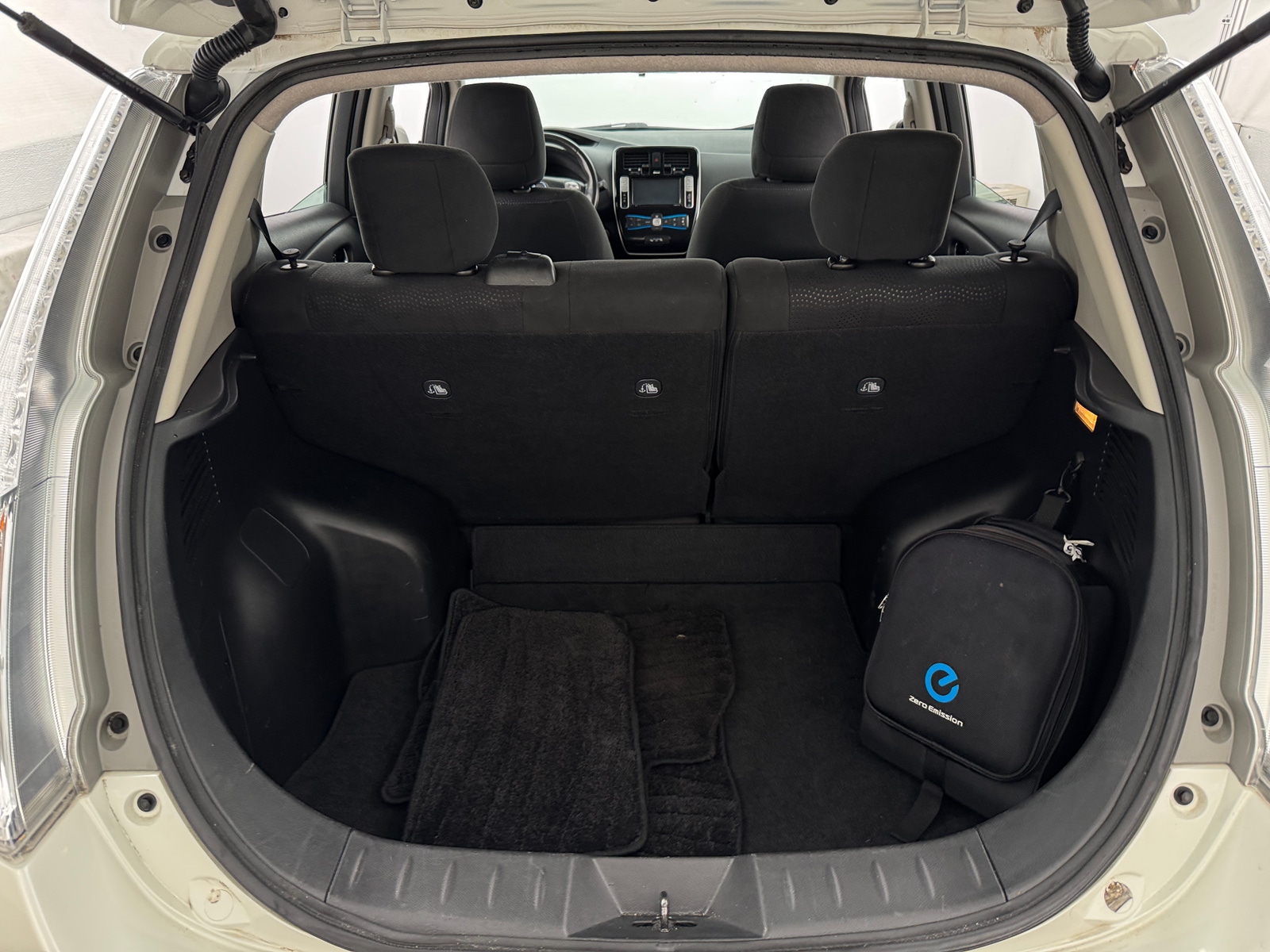 Thumbnail: 2017 Nissan Leaf - 7