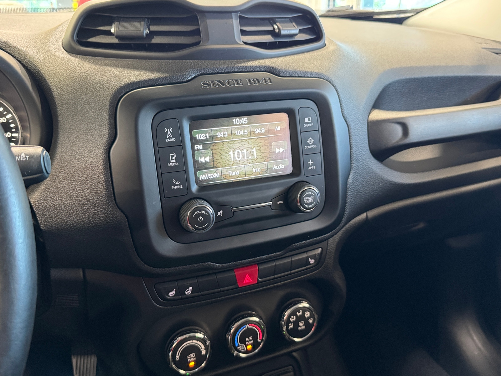 Thumbnail: 2017 Jeep Renegade - 4