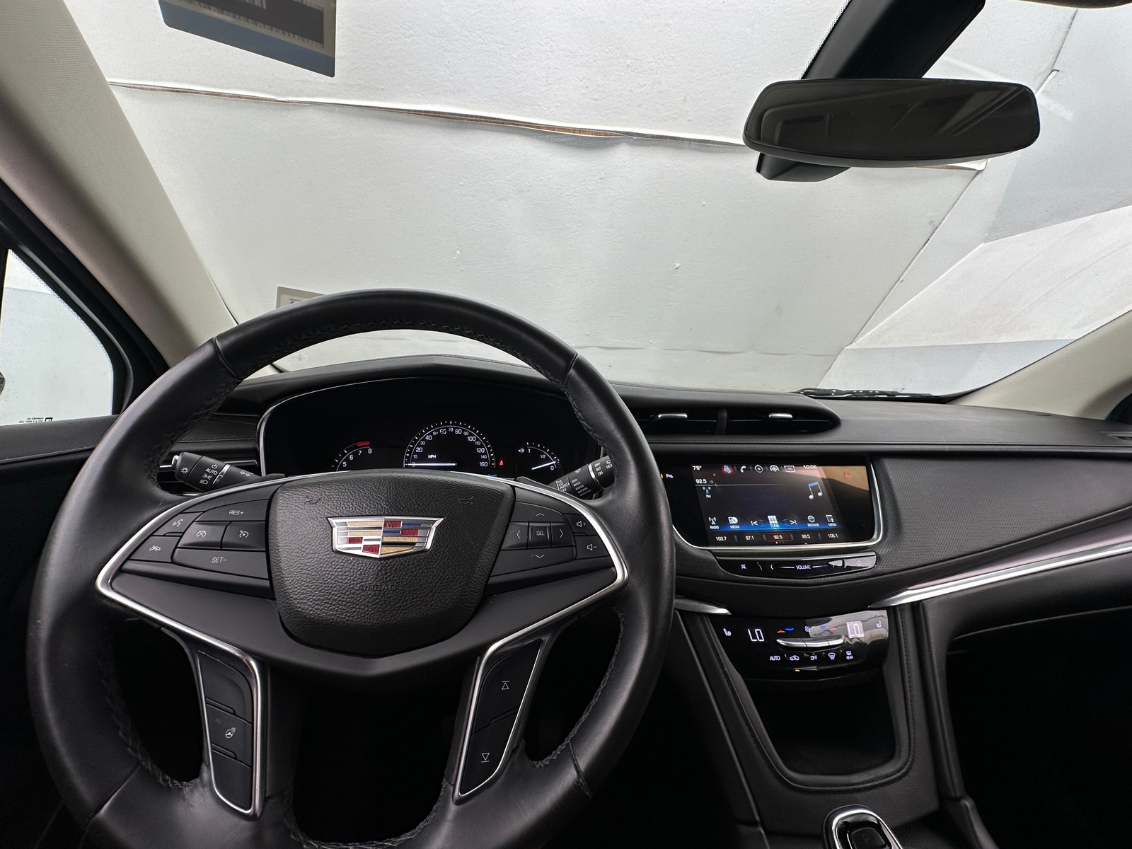 Thumbnail: 2017 Cadillac XT5 - 2