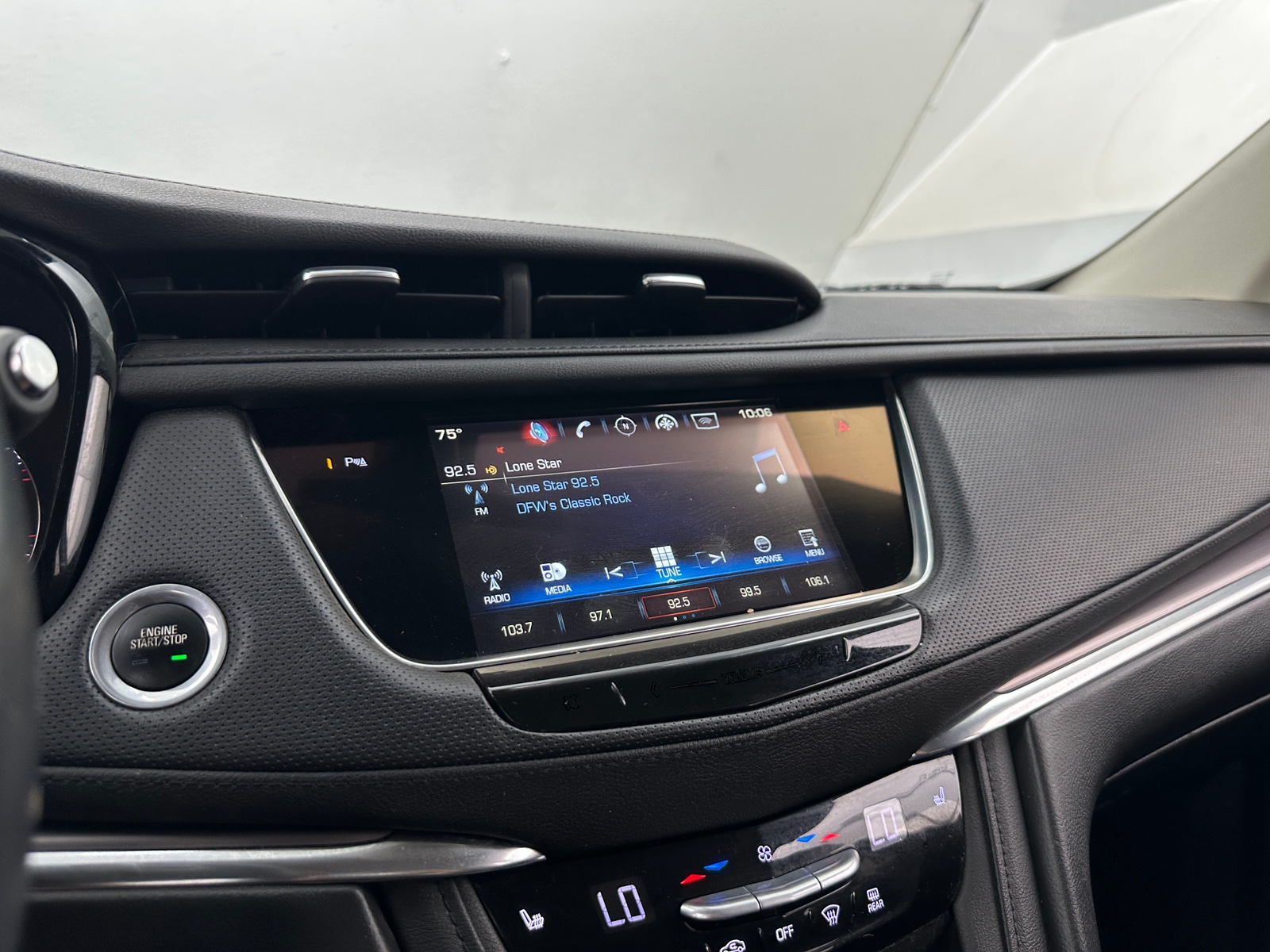 Thumbnail: 2017 Cadillac XT5 - 3