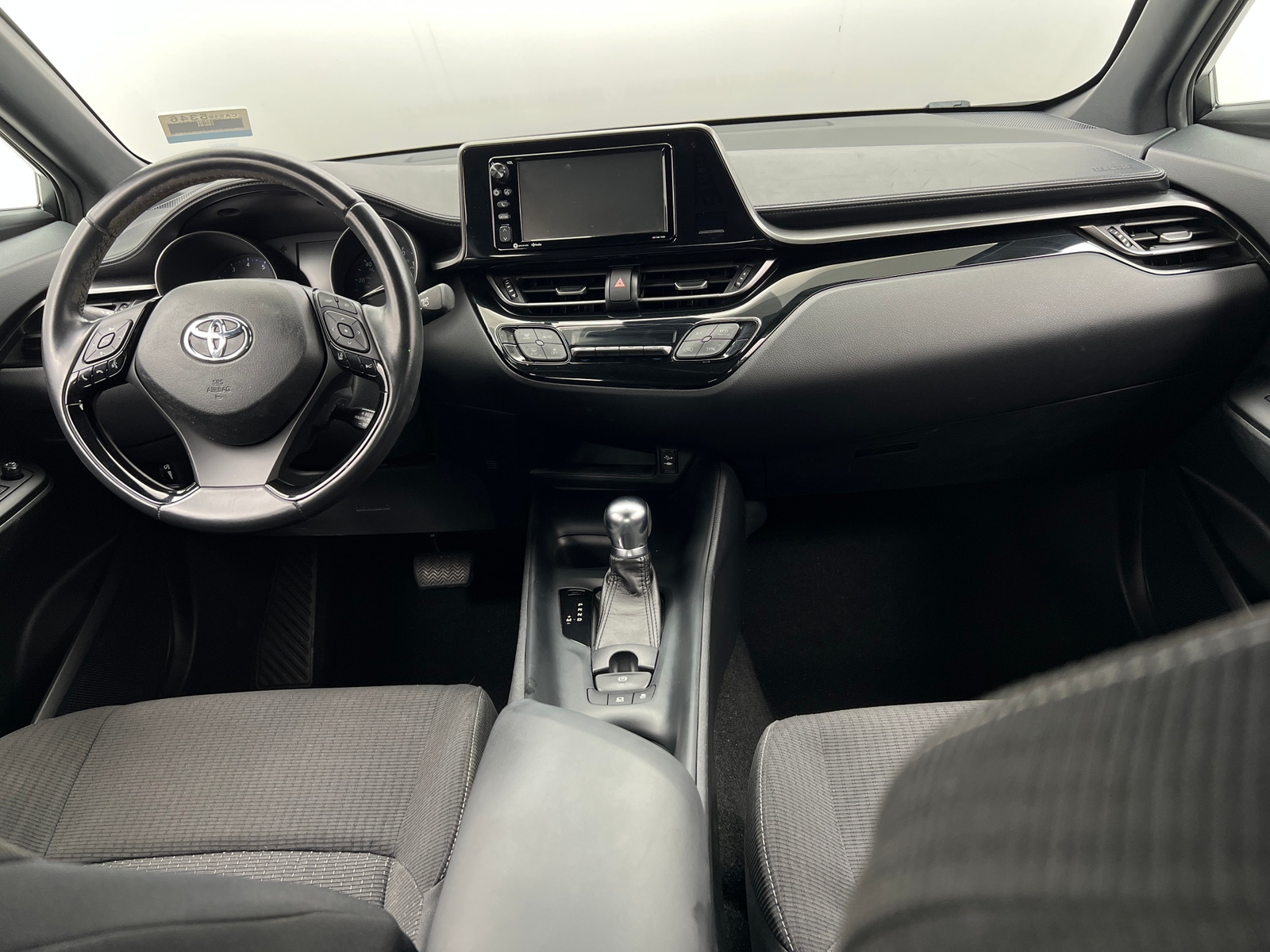 Thumbnail: 2018 Toyota C-HR - 3