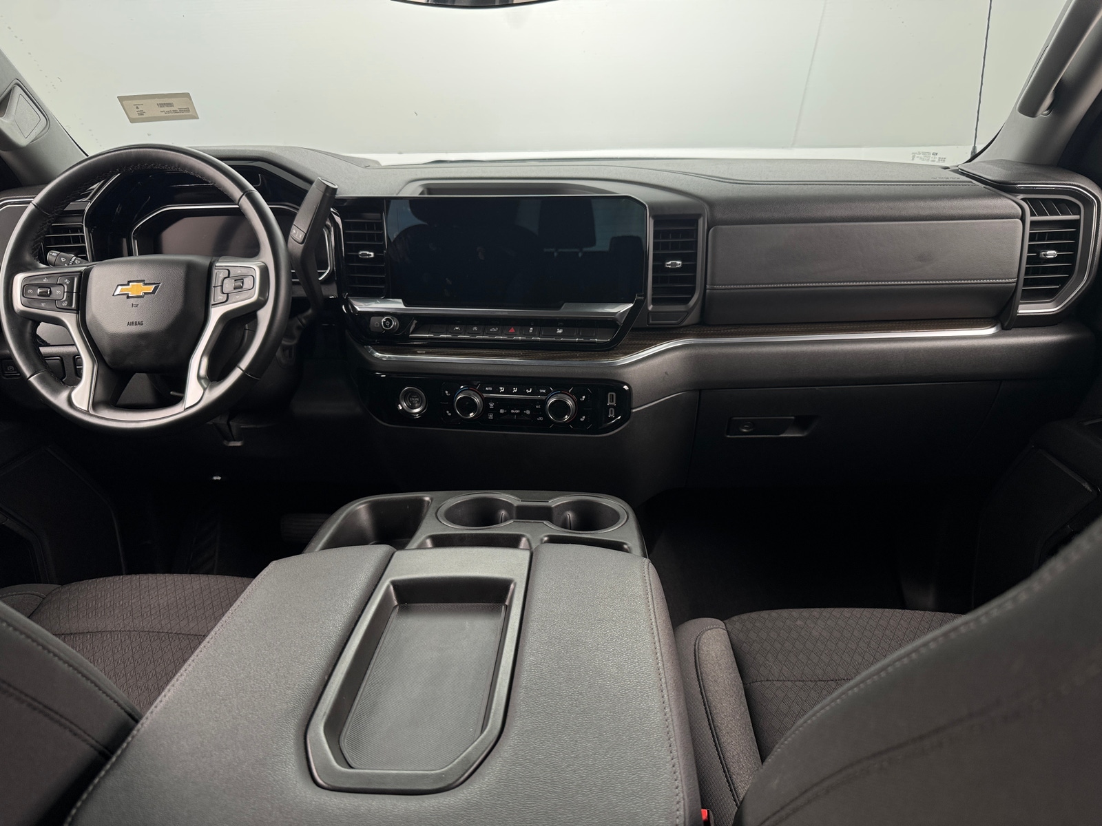 Thumbnail: 2024 Chevrolet Silverado 1500 - 3