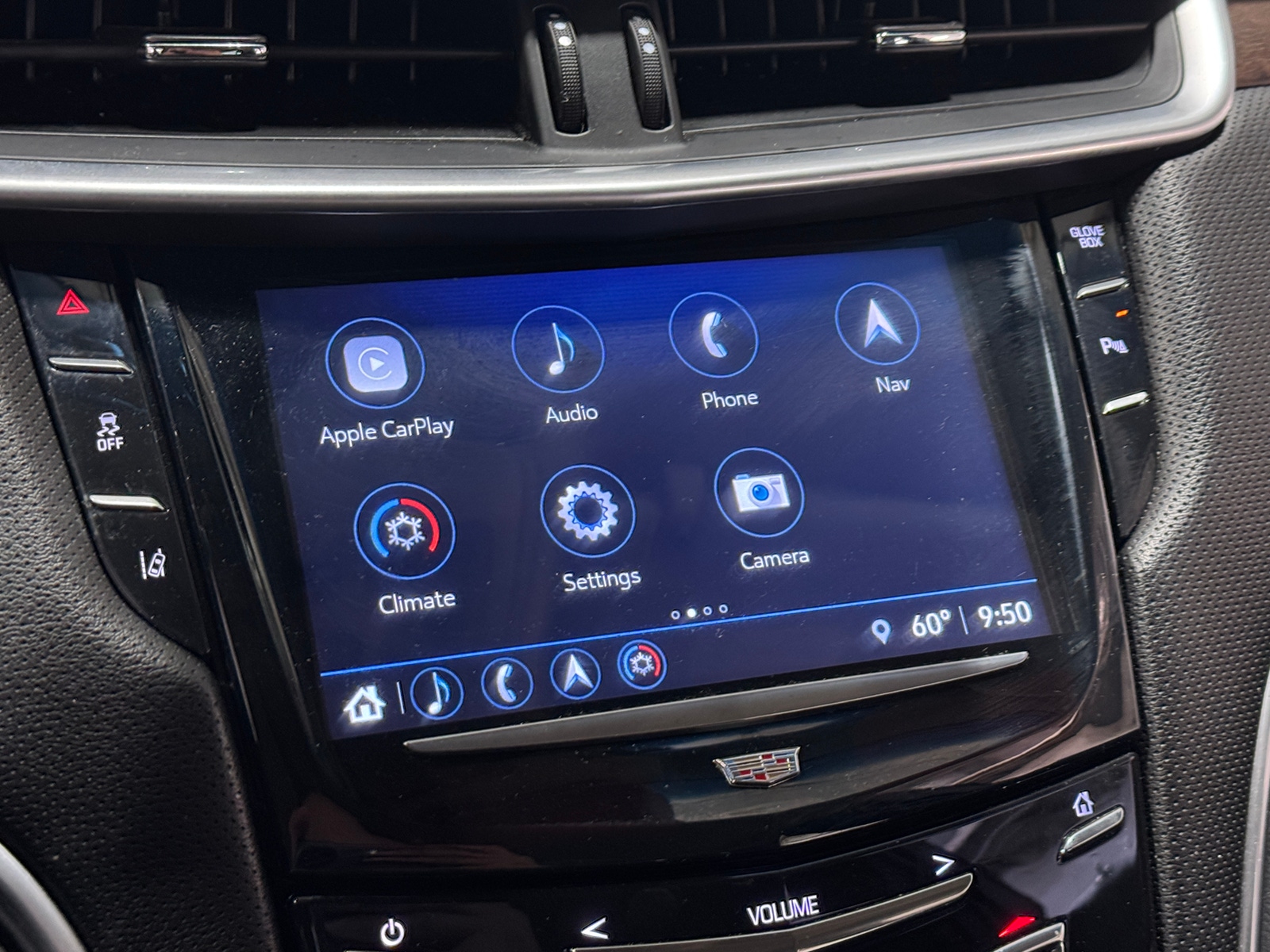 Thumbnail: 2018 Cadillac XTS - 3