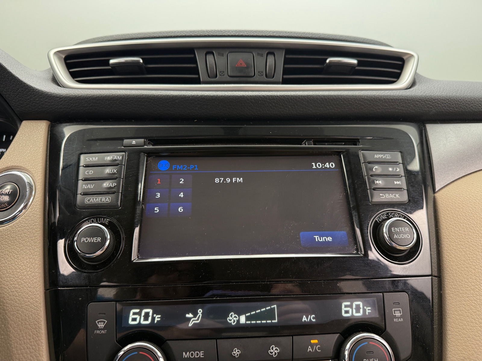 Thumbnail: 2016 Nissan Rogue - 4