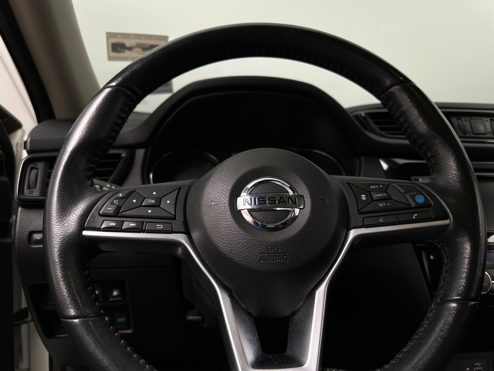 Thumbnail: 2019 Nissan Rogue - 4