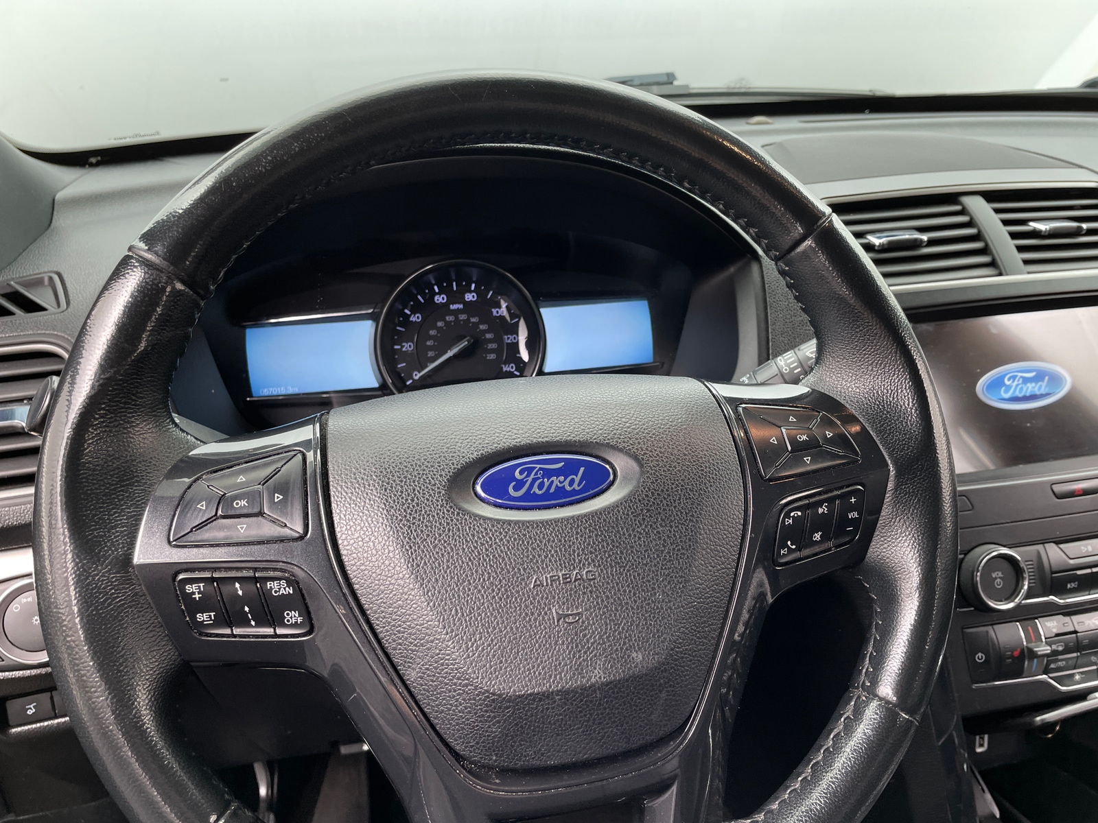 Thumbnail: 2019 Ford Explorer - 4