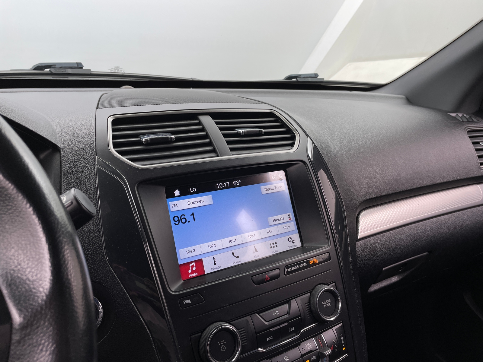 Thumbnail: 2019 Ford Explorer - 3