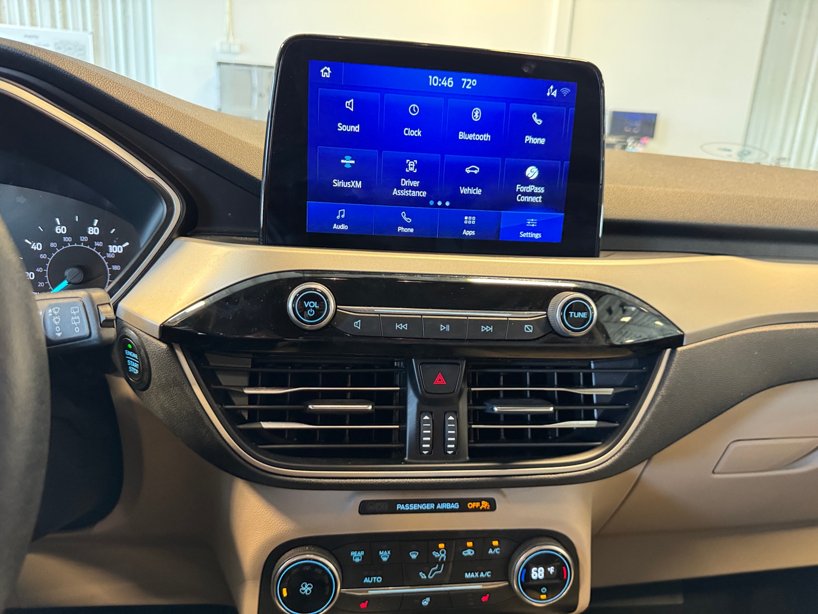 Thumbnail: 2020 Ford Escape - 3