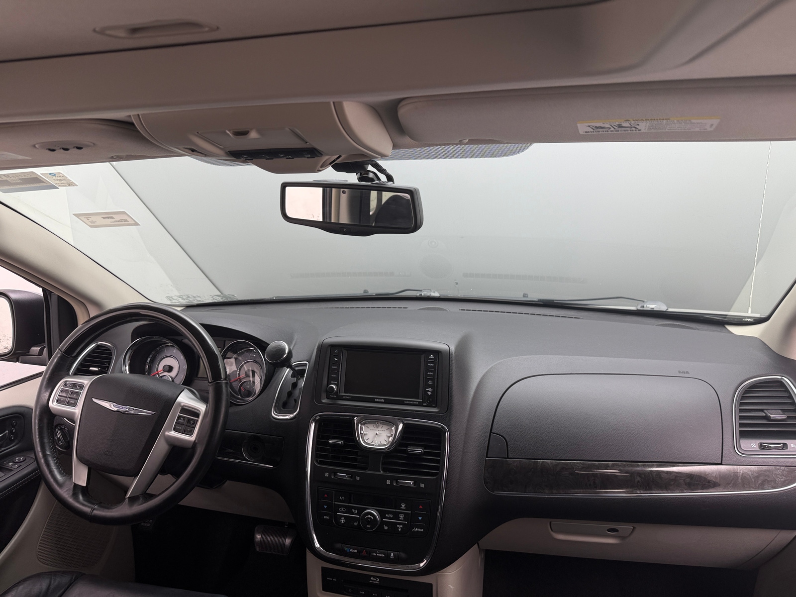 Thumbnail: 2014 Chrysler Town & Country - 2