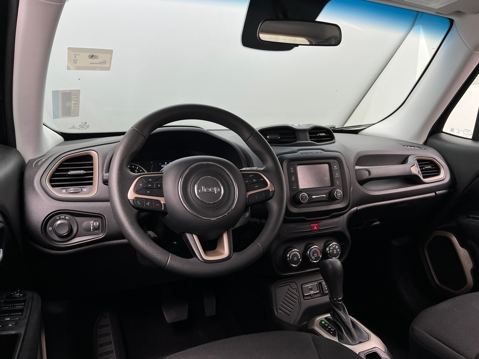 Thumbnail: 2017 Jeep Renegade - 3