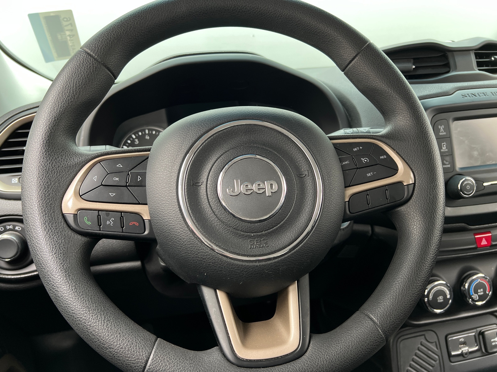 Thumbnail: 2017 Jeep Renegade - 5