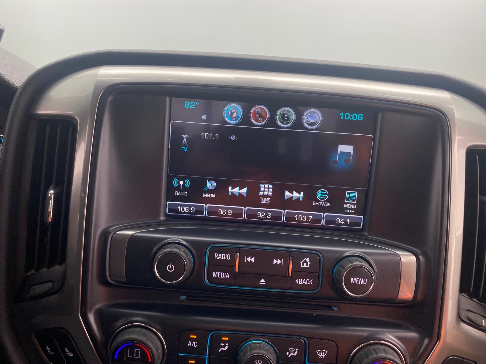Thumbnail: 2018 Chevrolet Silverado 1500 - 4