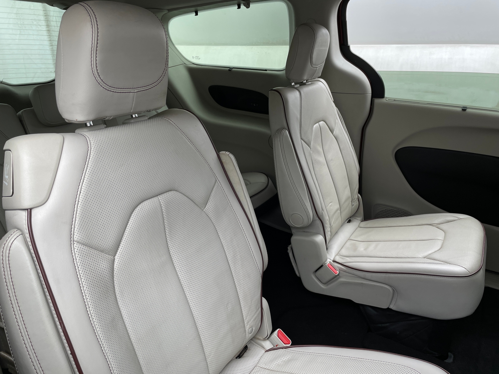 Thumbnail: 2018 Chrysler Pacifica - 5