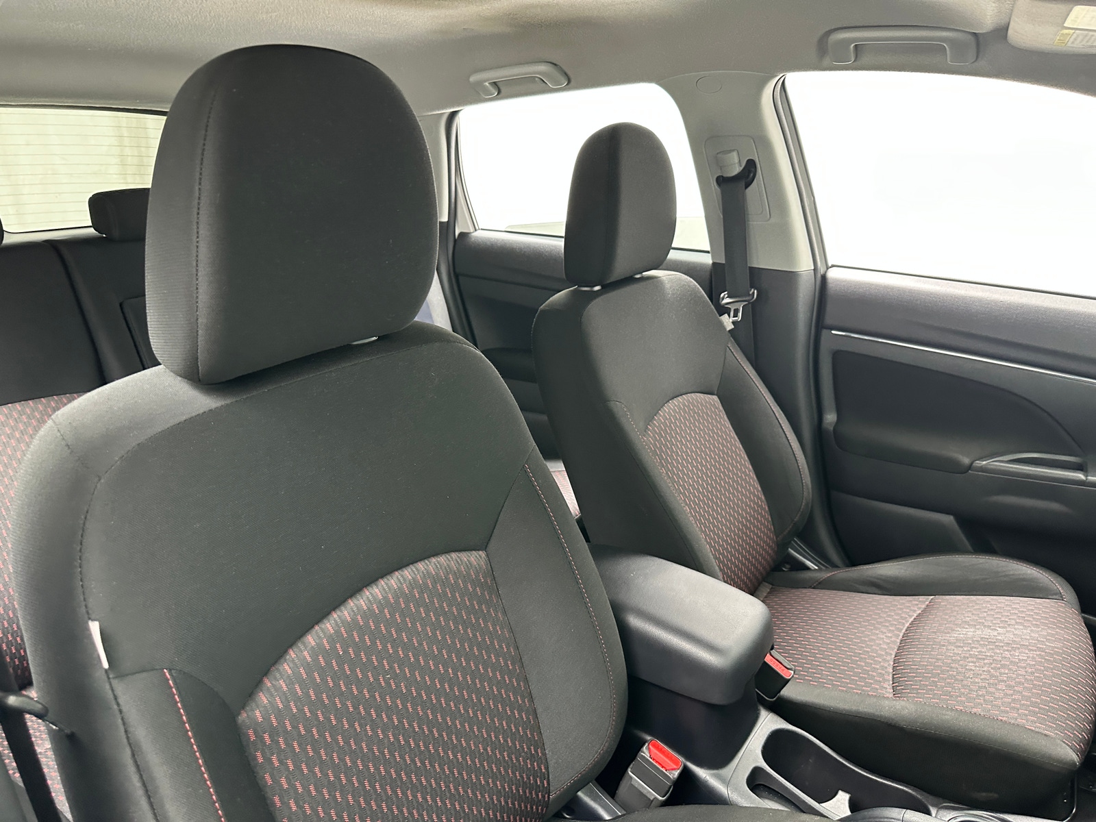 Thumbnail: 2017 Mitsubishi Outlander Sport - 2