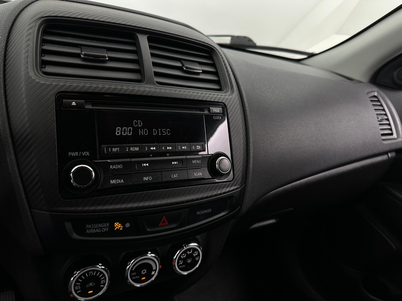 Thumbnail: 2017 Mitsubishi Outlander Sport - 4