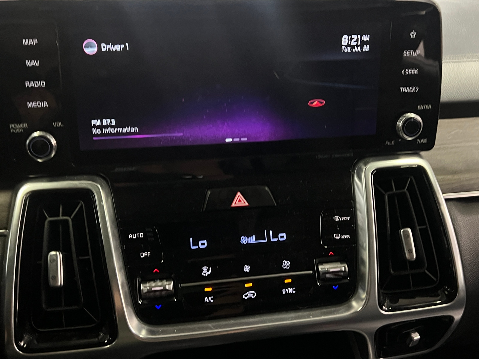 Thumbnail: 2022 Kia Sorento - 3