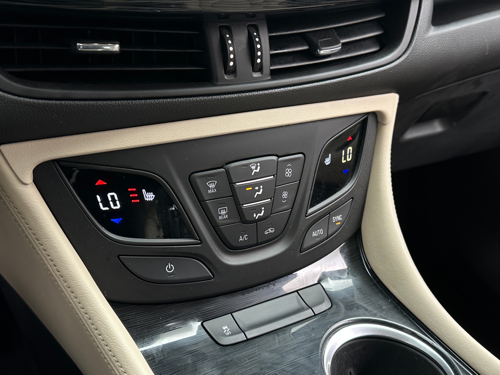 Thumbnail: 2017 Buick Envision - 4