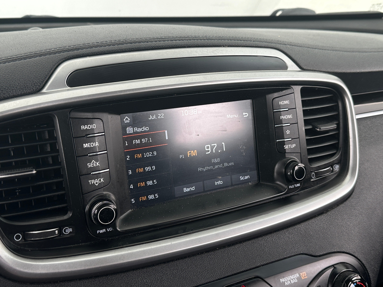 Thumbnail: 2019 Kia Sorento - 4
