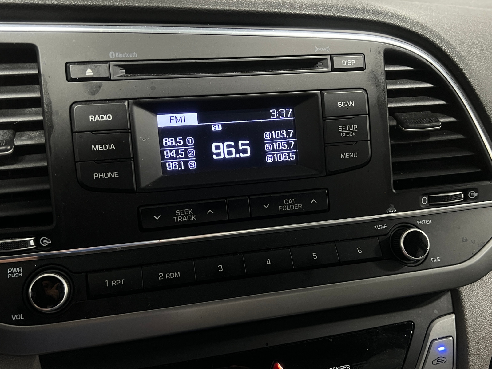 Thumbnail: 2017 Hyundai Elantra - 4