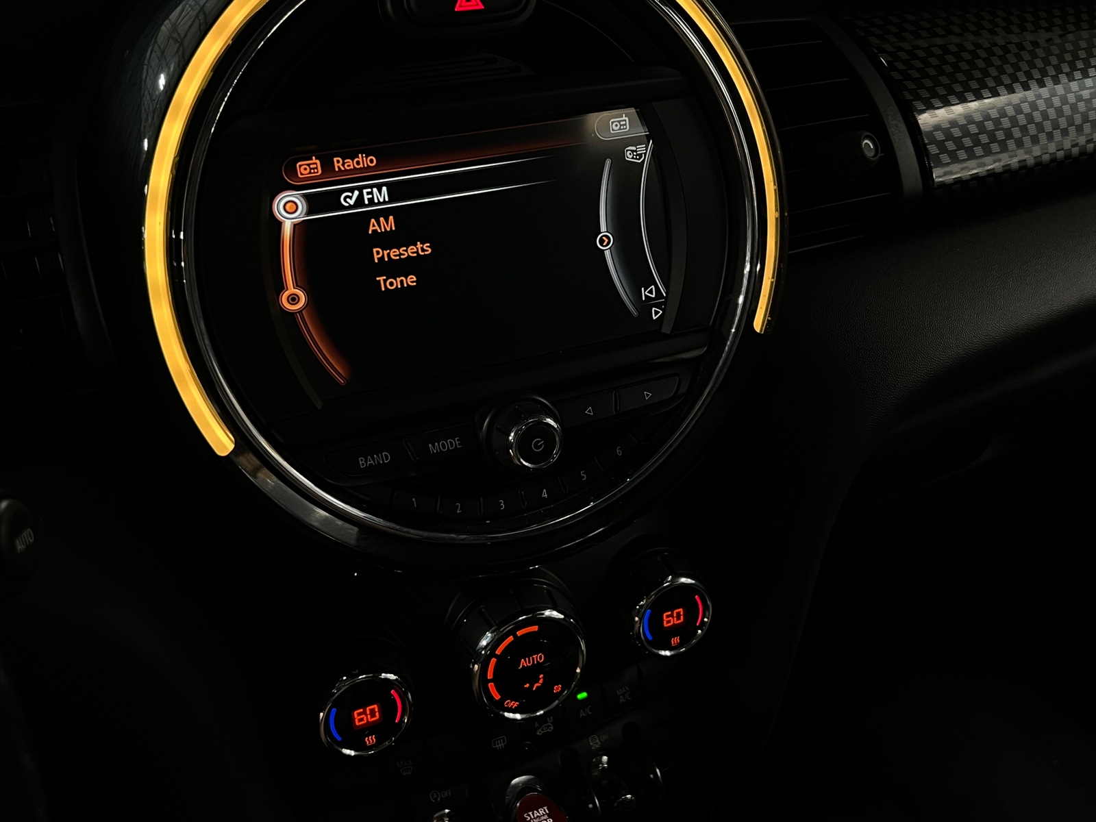 Thumbnail: 2016 MINI Cooper Hardtop - 3
