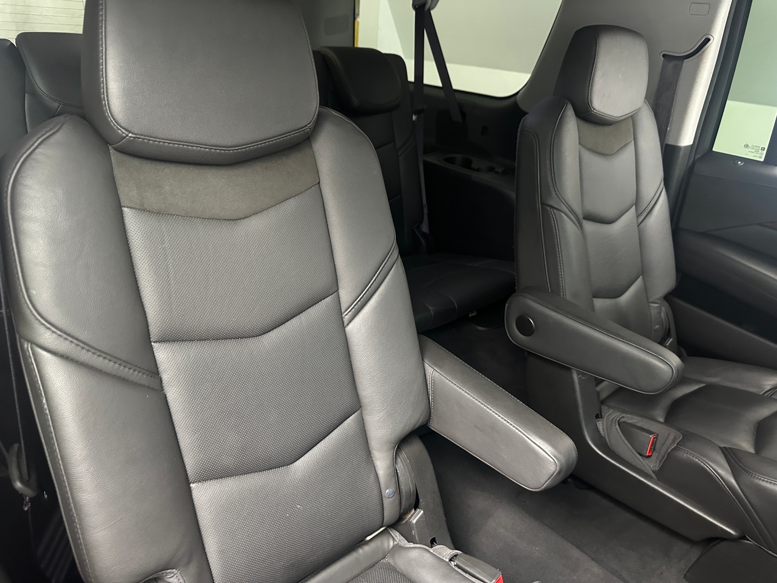 Thumbnail: 2016 Cadillac Escalade - 5