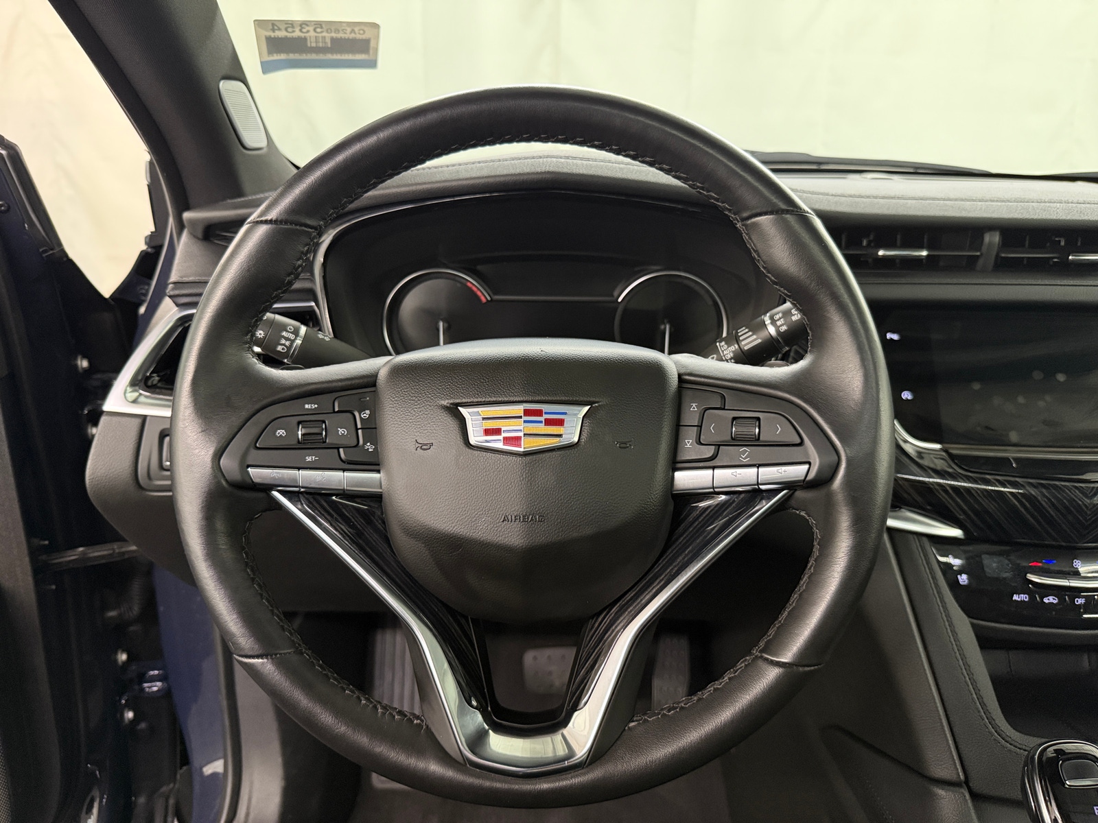 Thumbnail: 2025 Cadillac XT6 - 4