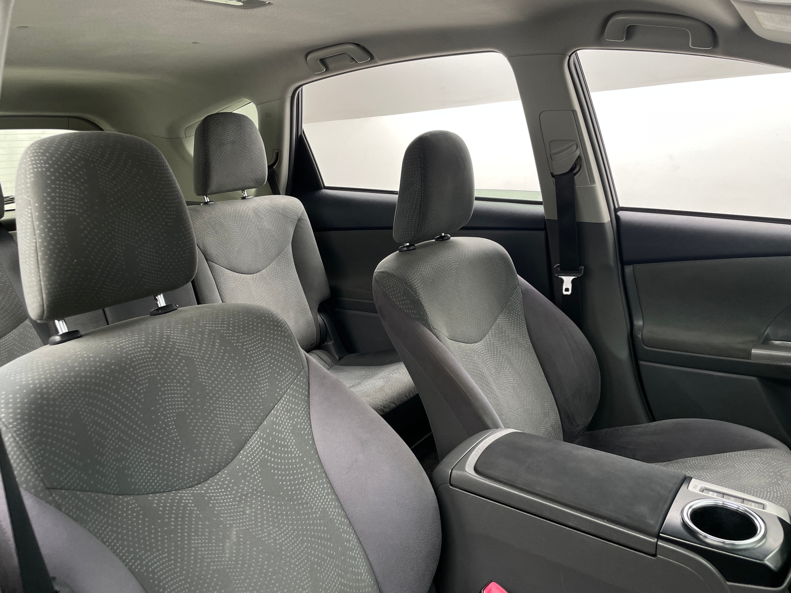 Thumbnail: 2013 Toyota Prius v - 2