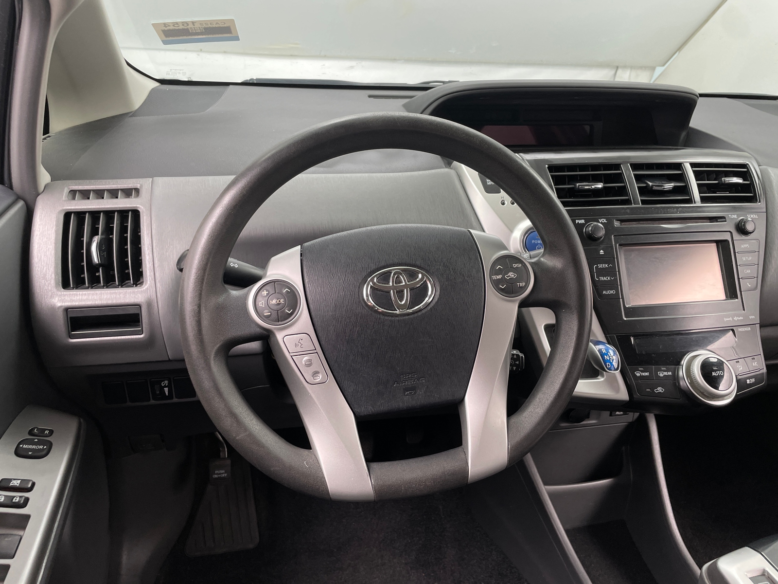 Thumbnail: 2013 Toyota Prius v - 5