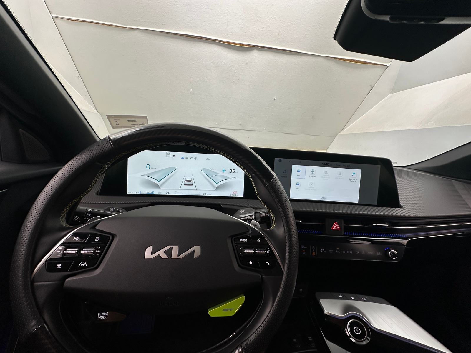 Thumbnail: 2023 Kia EV6 - 2