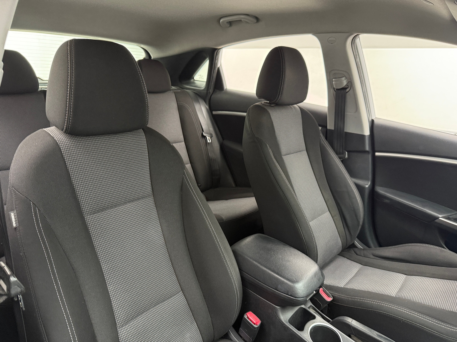 Thumbnail: 2015 Hyundai Elantra - 2
