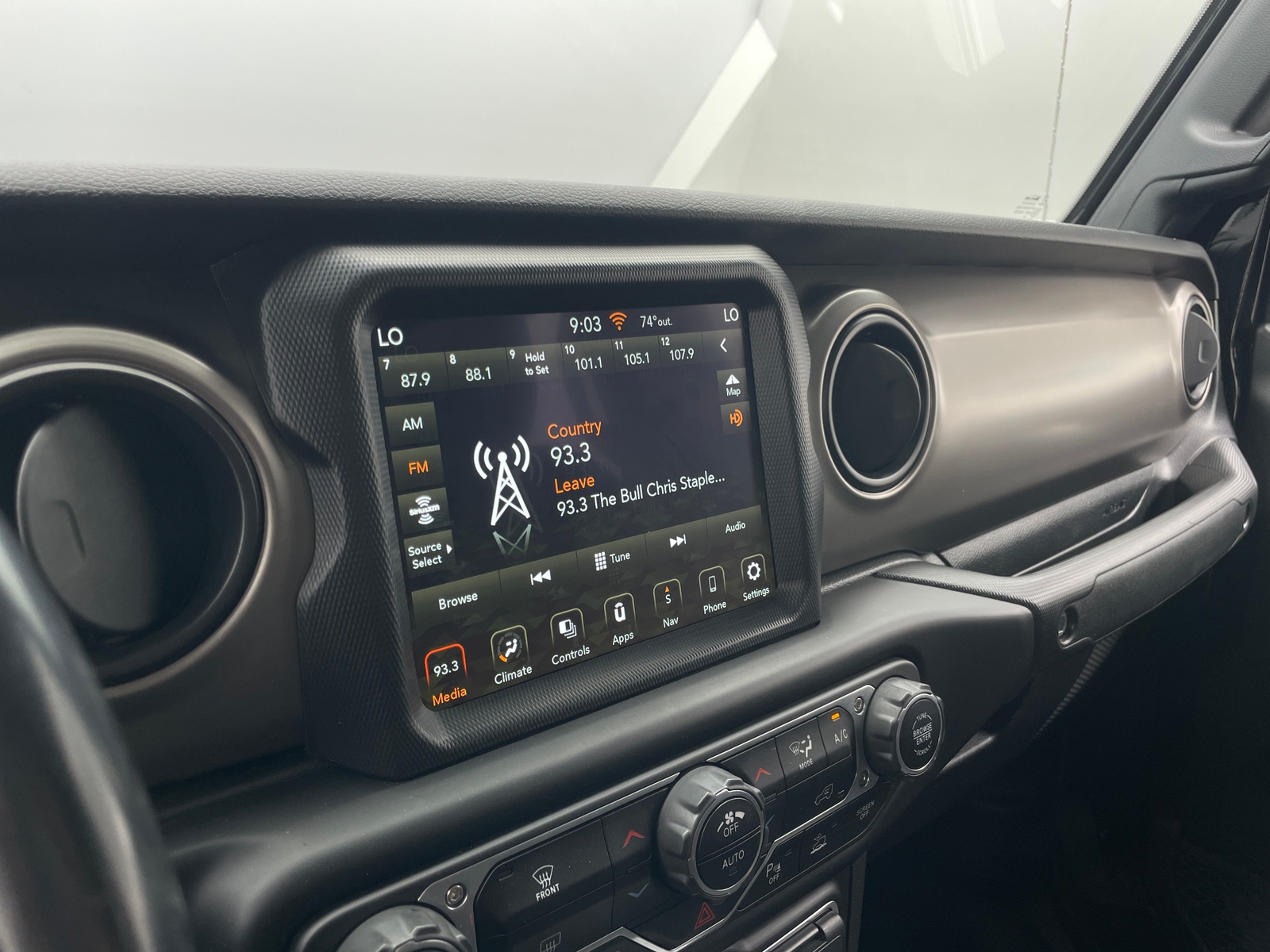 Thumbnail: 2021 Jeep Gladiator - 4