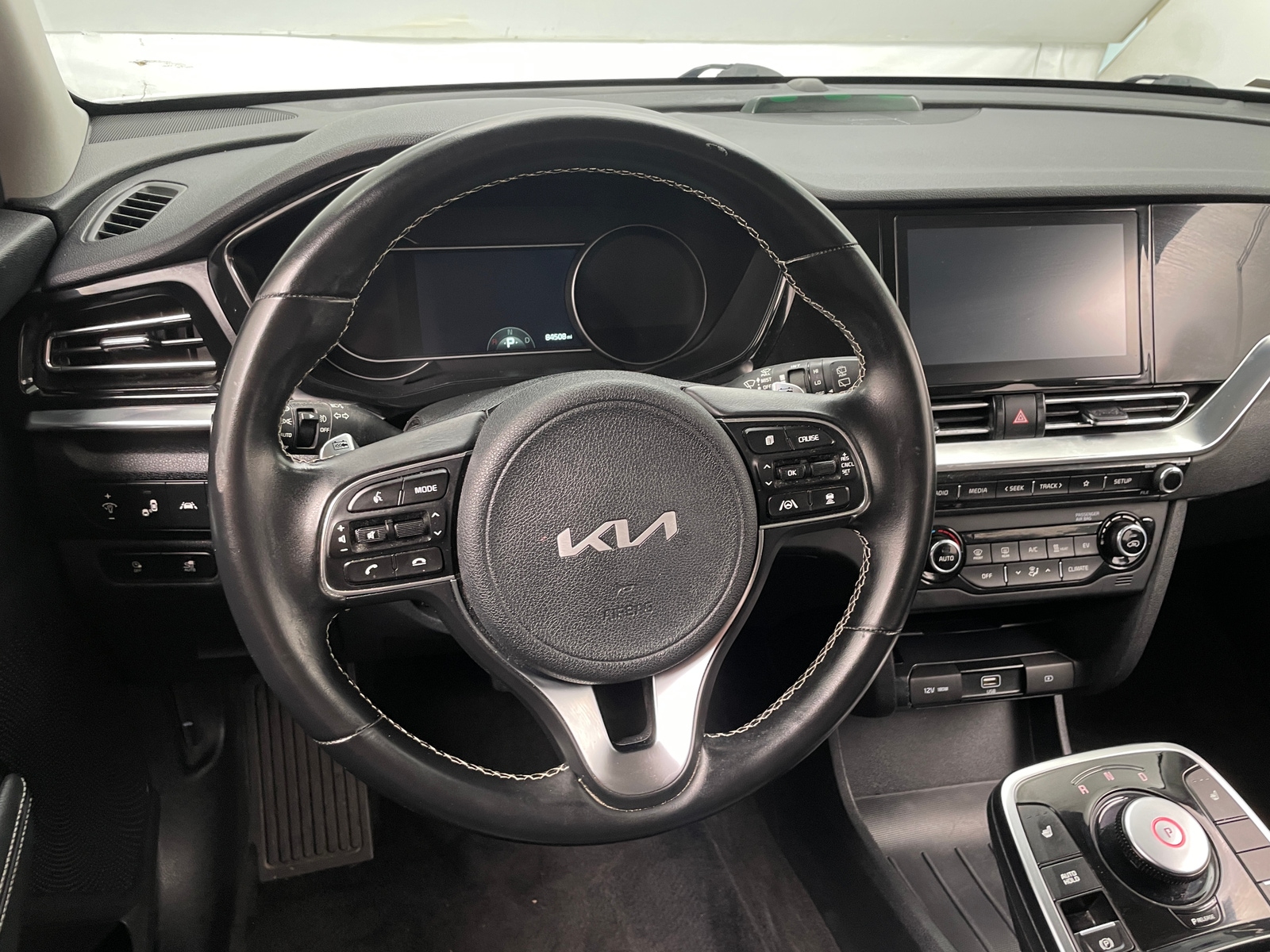 Thumbnail: 2022 Kia Niro - 4