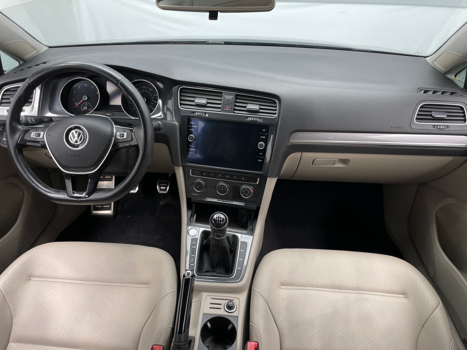 Thumbnail: 2018 Volkswagen Golf - 2