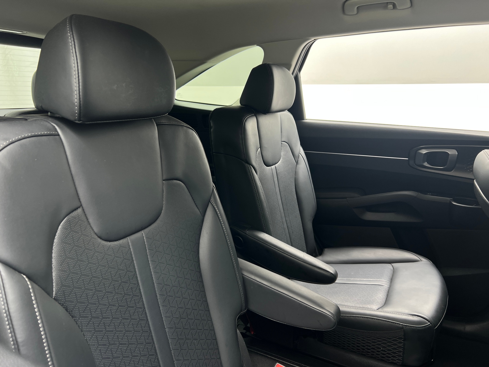 Thumbnail: 2023 Kia Sorento - 5