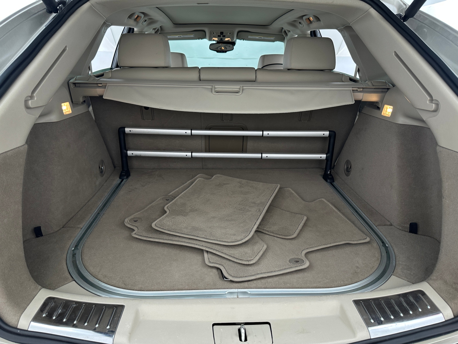 Thumbnail: 2016 Cadillac SRX - 6