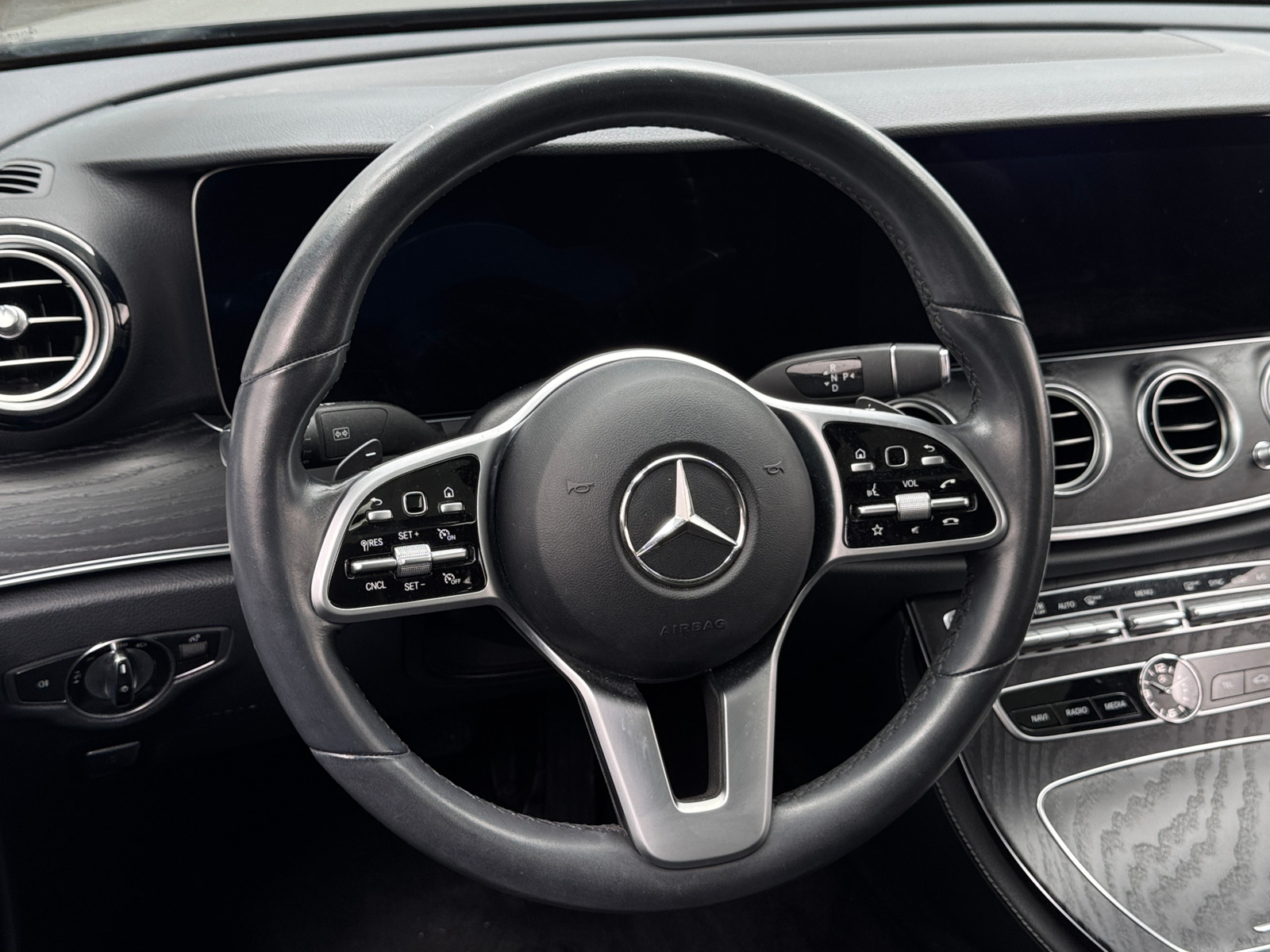 Thumbnail: 2020 Mercedes-Benz E-Class - 4