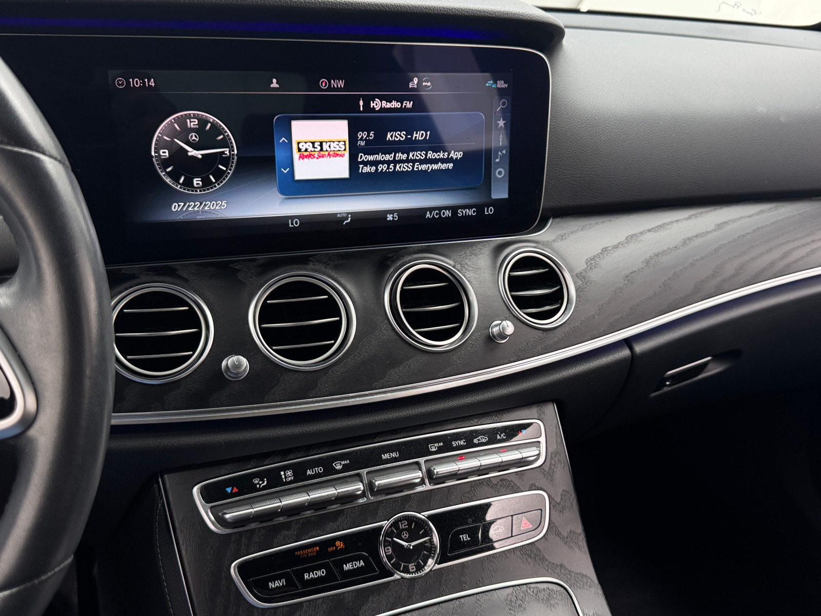 Thumbnail: 2020 Mercedes-Benz E-Class - 3