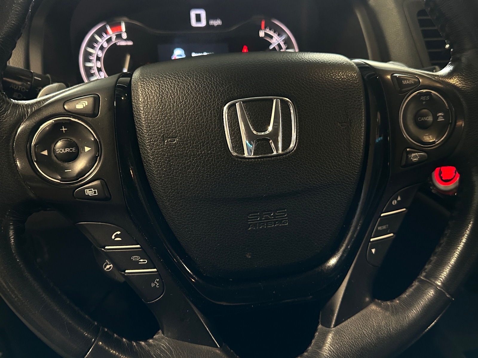 Thumbnail: 2017 Honda Pilot - 4