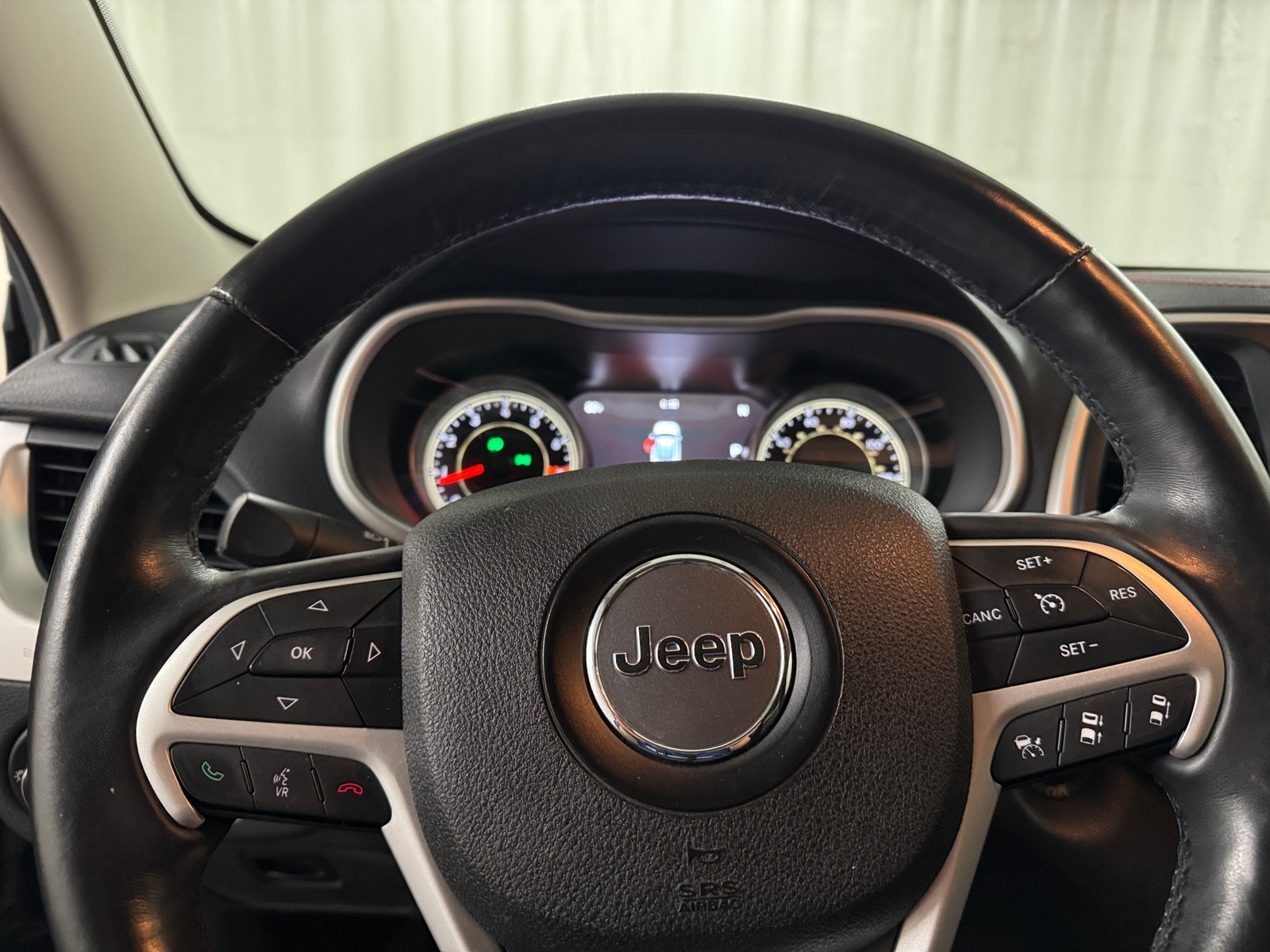 Thumbnail: 2015 Jeep Cherokee - 5
