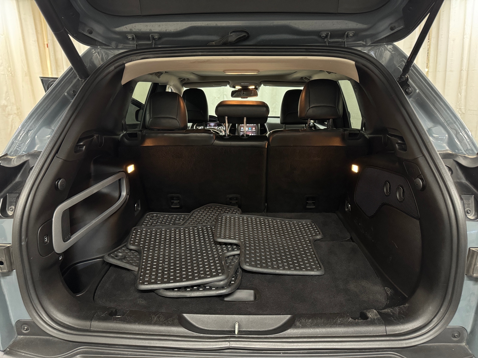 Thumbnail: 2015 Jeep Cherokee - 7