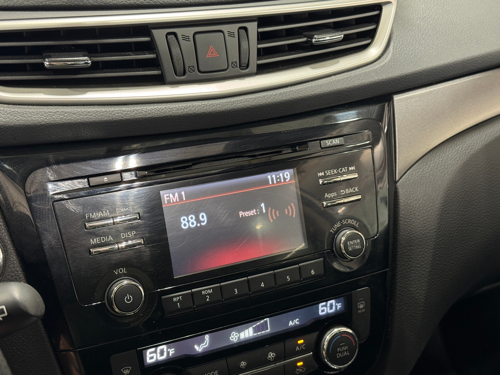 Thumbnail: 2016 Nissan Rogue - 4
