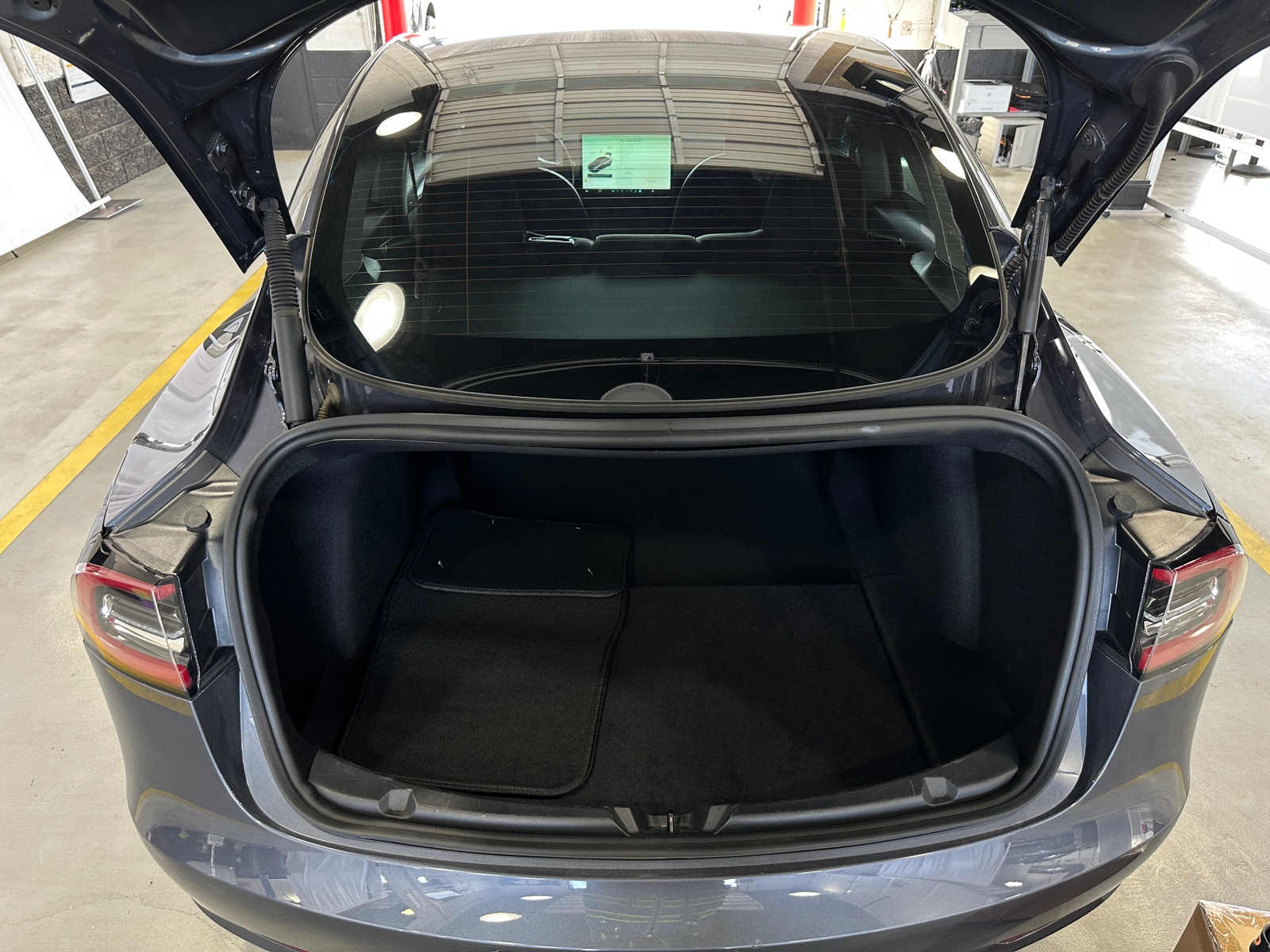 Thumbnail: 2023 Tesla Model 3 - 6