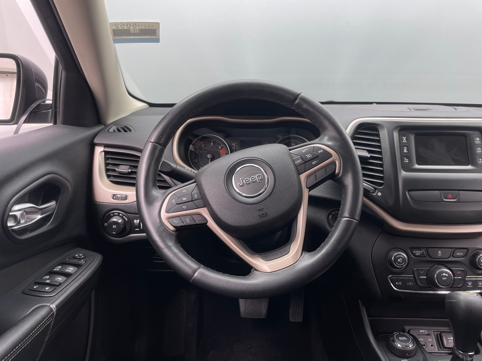 Thumbnail: 2016 Jeep Cherokee - 5