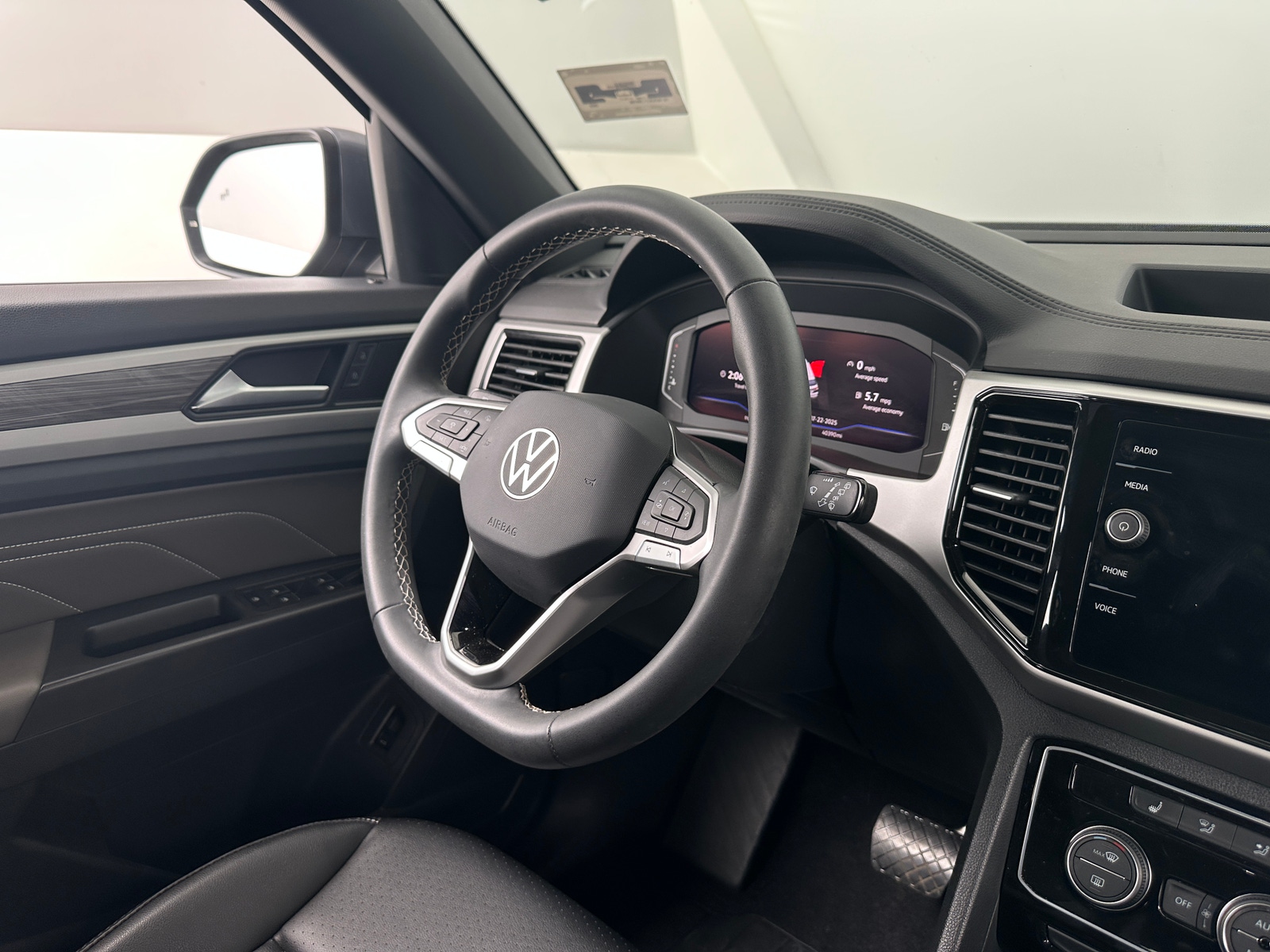 Thumbnail: 2023 Volkswagen Atlas - 4