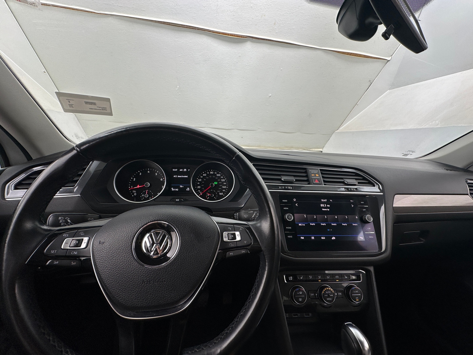 Thumbnail: 2018 Volkswagen Tiguan - 2
