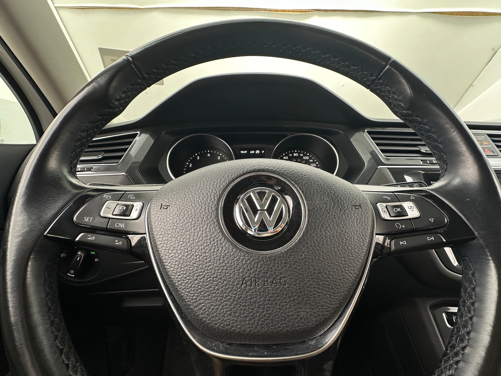 Thumbnail: 2018 Volkswagen Tiguan - 4